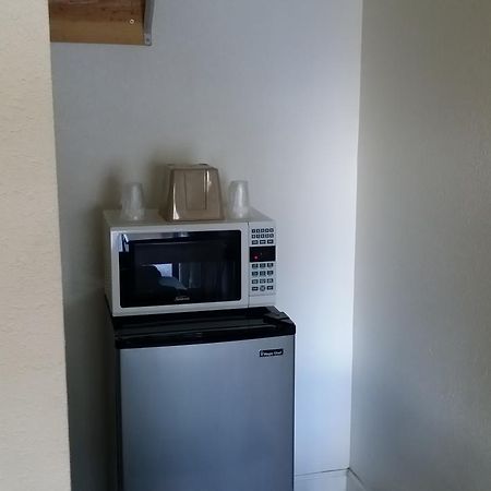 Redwood Inn Уилиц Екстериор снимка