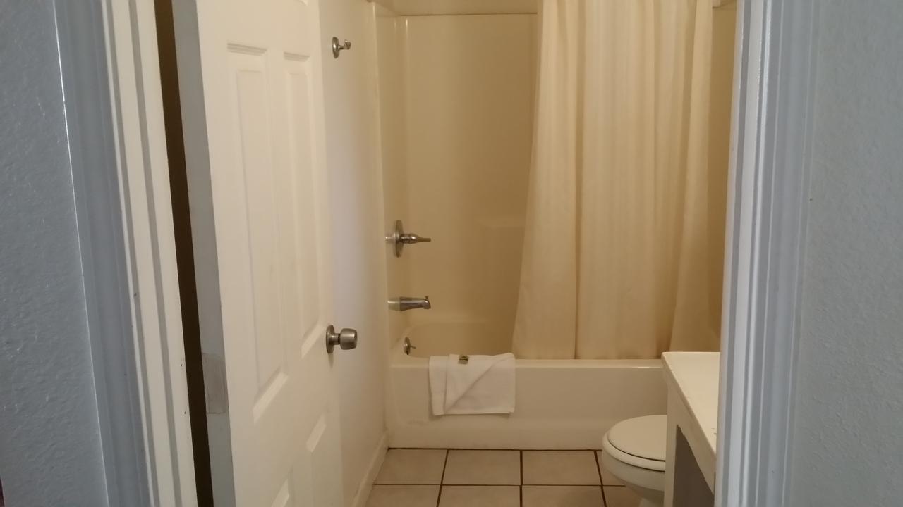 Redwood Inn Уилиц Екстериор снимка