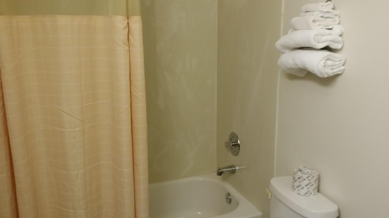 Redwood Inn Уилиц Екстериор снимка