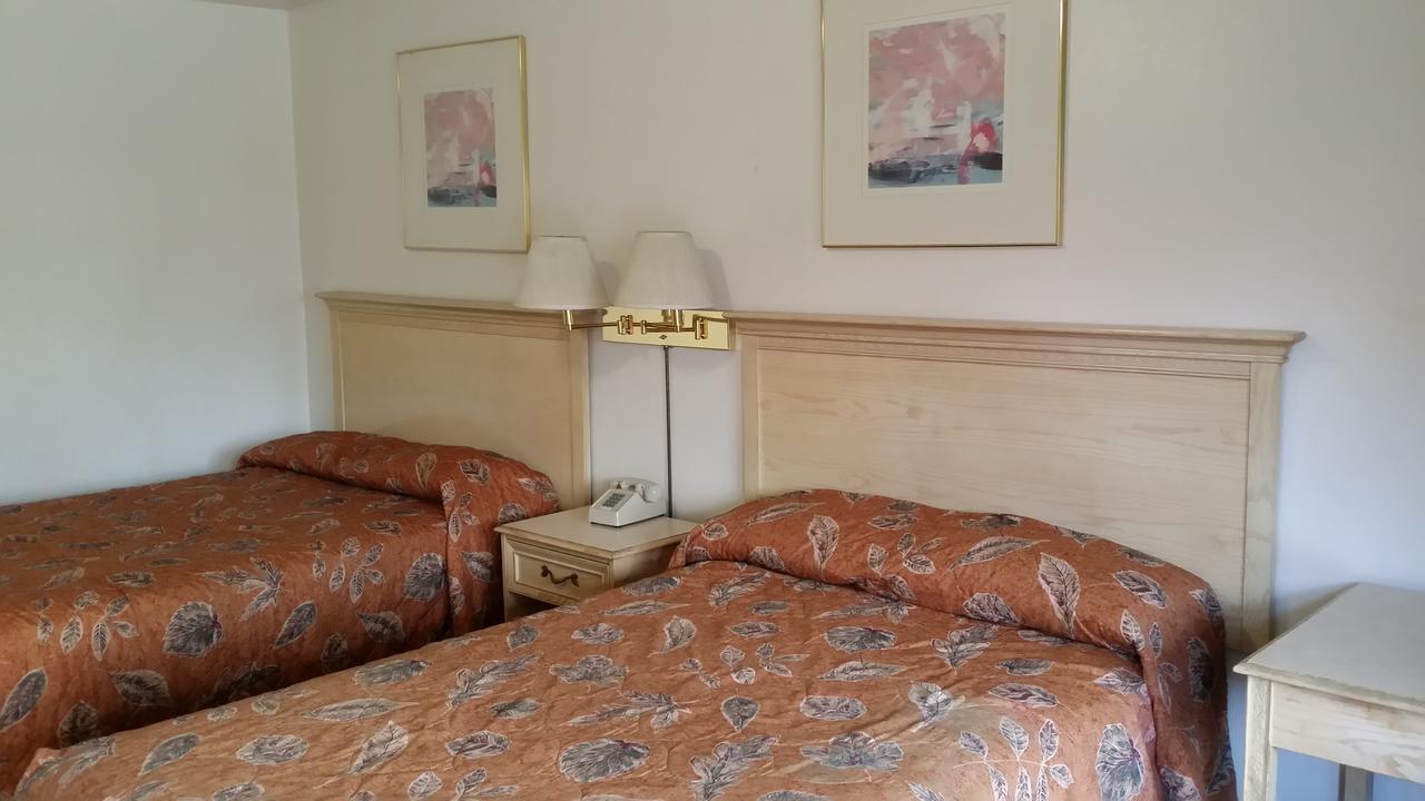 Redwood Inn Уилиц Екстериор снимка