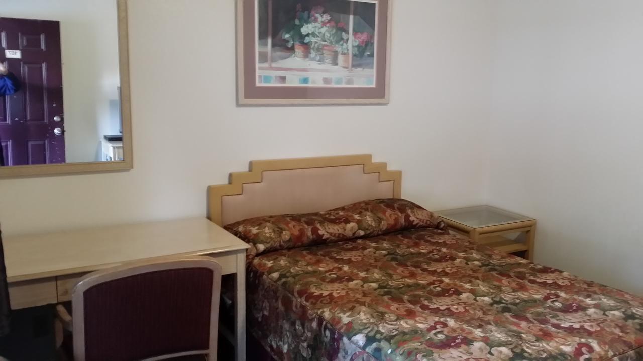 Redwood Inn Уилиц Екстериор снимка